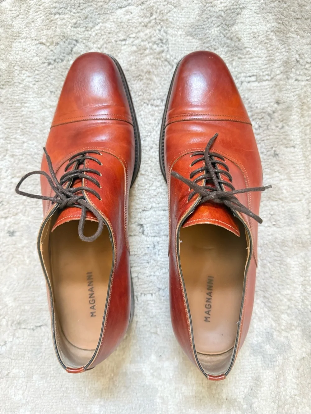 Magnanni Men’s Leather Cap-Toe Oxford Dress Shoes – Size 9 – Cognac Brown
